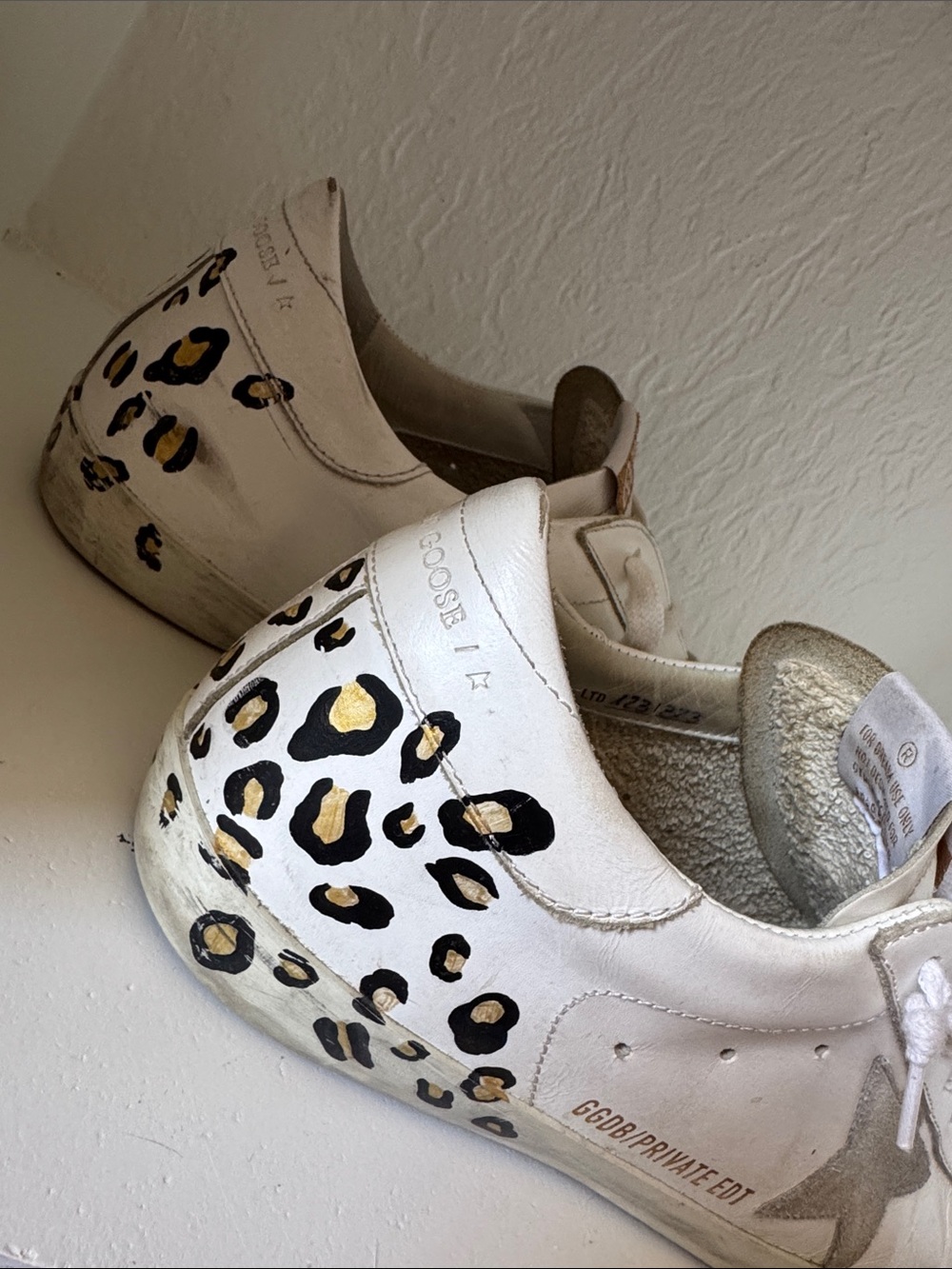 Golden Goose White Leather Low-Top Sneaker with Leopard Heel and Gold Details - Picture 2 of 8
